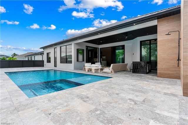 105 SW 33rd PL, Cape Coral, FL 33991