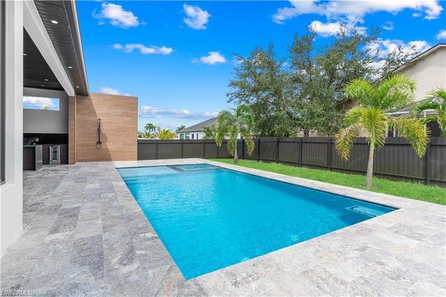 105 SW 33rd PL, Cape Coral, FL 33991