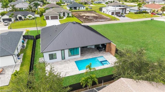 105 SW 33rd PL, Cape Coral, FL 33991