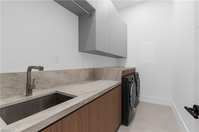 105 SW 33rd PL, Cape Coral, FL 33991