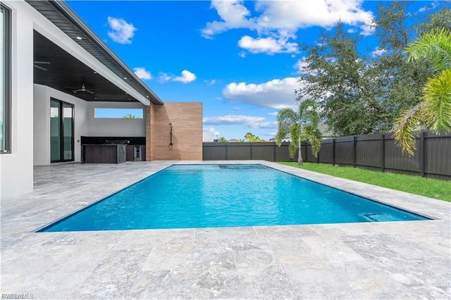 105 SW 33rd PL, Cape Coral, FL 33991