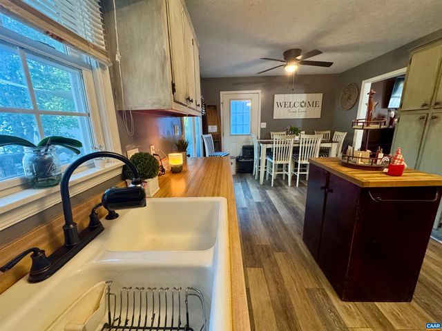 16 KINGSTON CT, Stuarts Draft, VA 24477