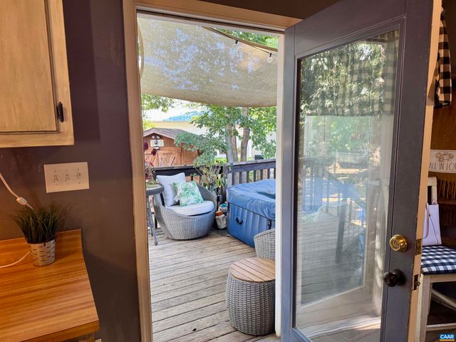 16 KINGSTON CT, Stuarts Draft, VA 24477