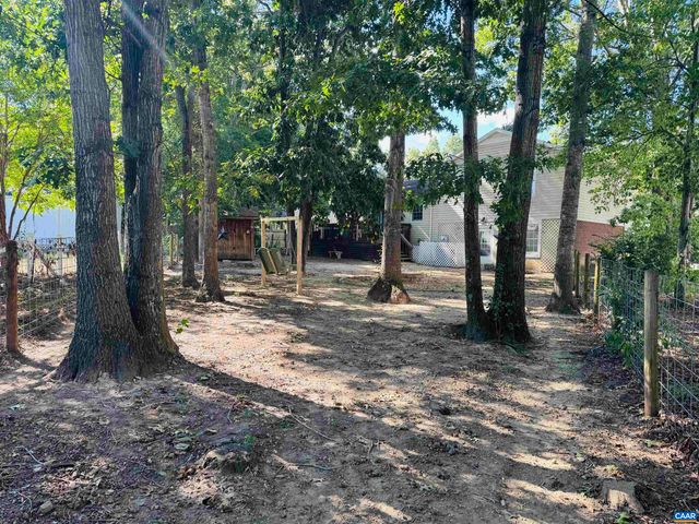 16 KINGSTON CT, Stuarts Draft, VA 24477