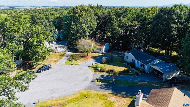 16 KINGSTON CT, Stuarts Draft, VA 24477