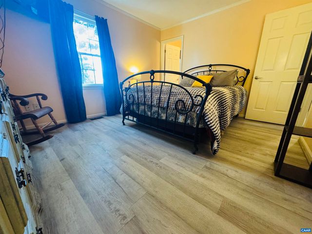 16 KINGSTON CT, Stuarts Draft, VA 24477