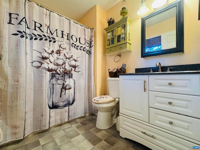 16 KINGSTON CT, Stuarts Draft, VA 24477