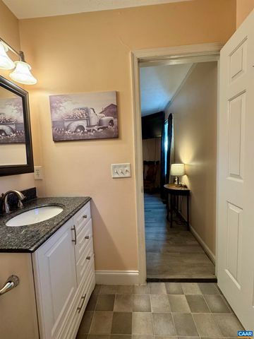 16 KINGSTON CT, Stuarts Draft, VA 24477