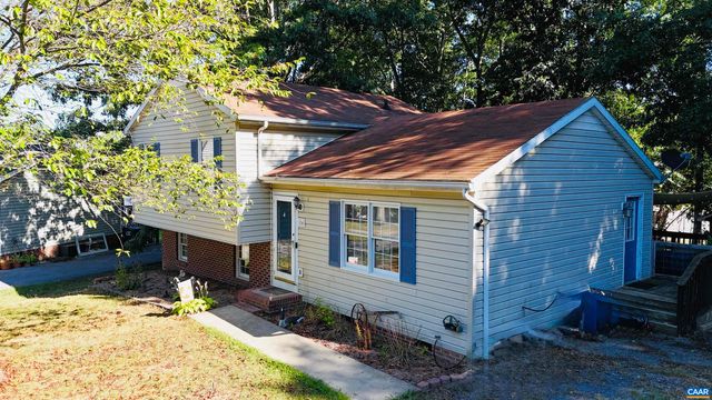 16 KINGSTON CT, Stuarts Draft, VA 24477
