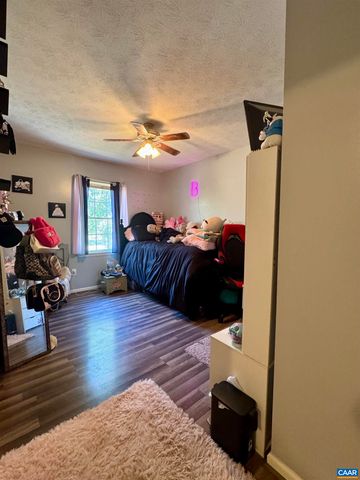 16 KINGSTON CT, Stuarts Draft, VA 24477
