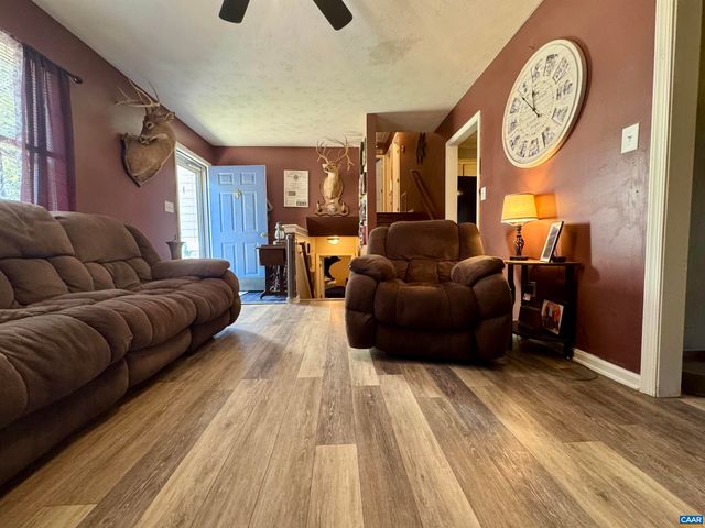 16 KINGSTON CT, Stuarts Draft, VA 24477