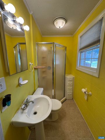 16 KINGSTON CT, Stuarts Draft, VA 24477