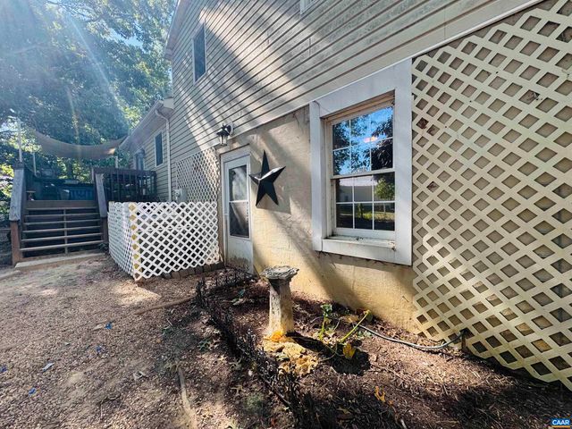 16 KINGSTON CT, Stuarts Draft, VA 24477