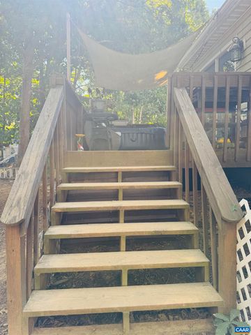 16 KINGSTON CT, Stuarts Draft, VA 24477