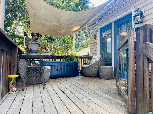 16 KINGSTON CT, Stuarts Draft, VA 24477