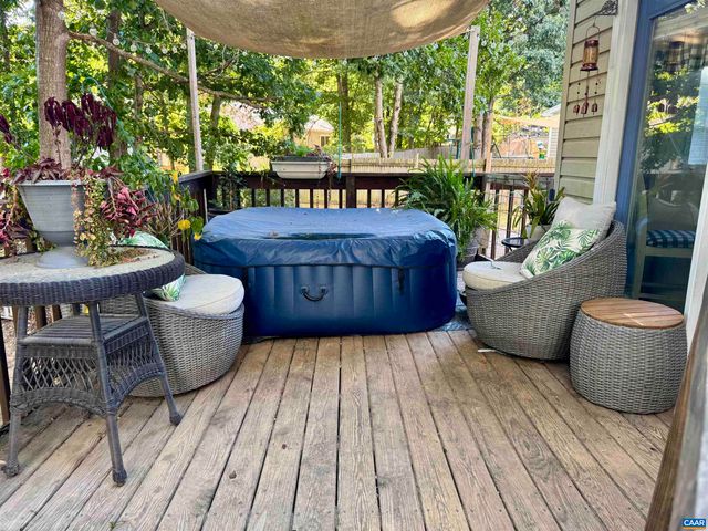 16 KINGSTON CT, Stuarts Draft, VA 24477
