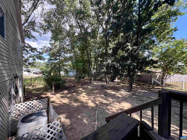 16 KINGSTON CT, Stuarts Draft, VA 24477