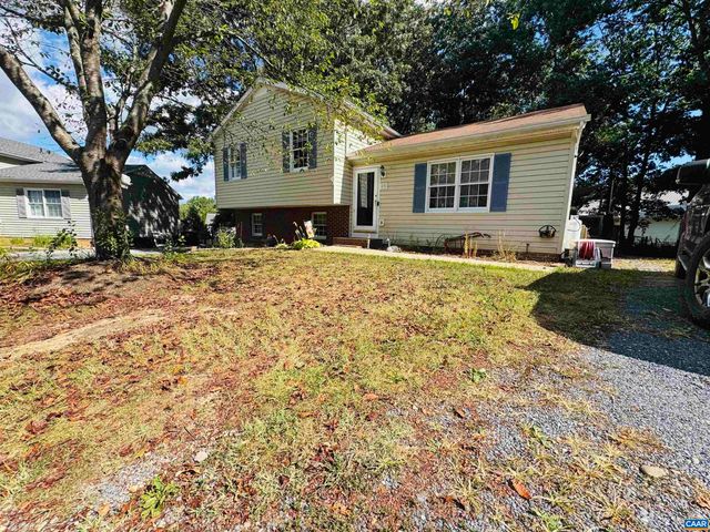 16 KINGSTON CT, Stuarts Draft, VA 24477