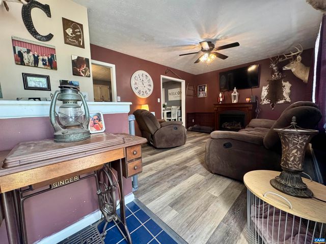 16 KINGSTON CT, Stuarts Draft, VA 24477