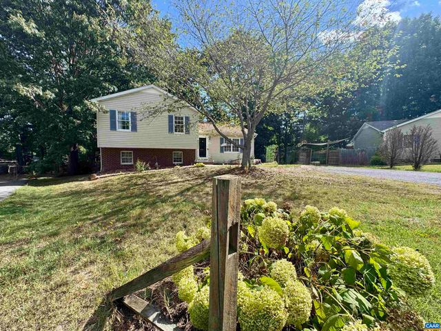 16 KINGSTON CT, Stuarts Draft, VA 24477