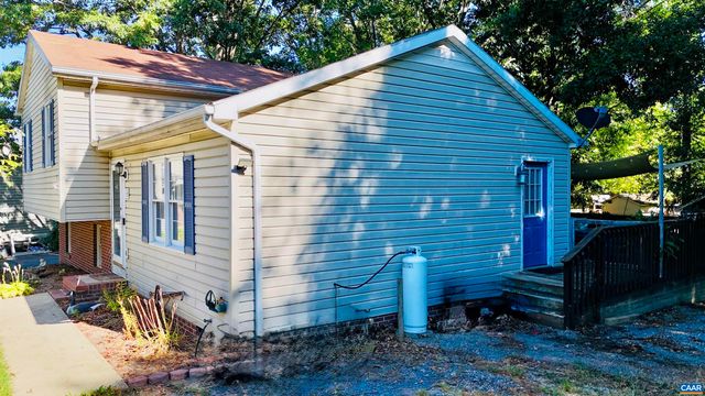 16 KINGSTON CT, Stuarts Draft, VA 24477