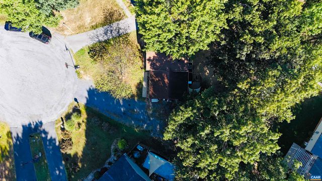 16 KINGSTON CT, Stuarts Draft, VA 24477