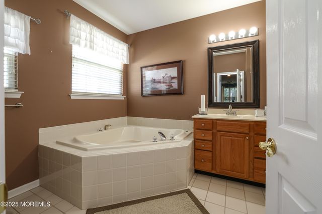 15 Shady Stream Road, Barnegat, NJ 08005