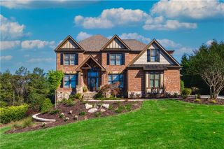 4526 Meadowland Way, Flowery Branch, GA 30542