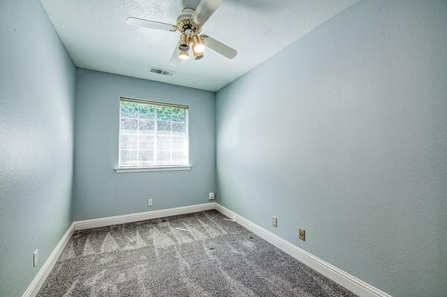 1021 E Niles Avenue, Fresno, CA 93720