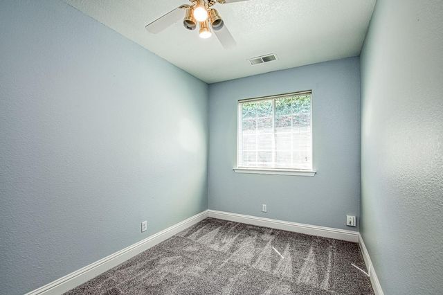 1021 E Niles Avenue, Fresno, CA 93720