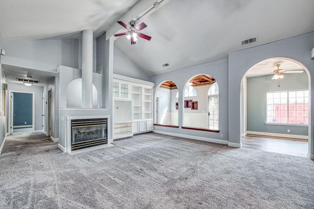 1021 E Niles Avenue, Fresno, CA 93720