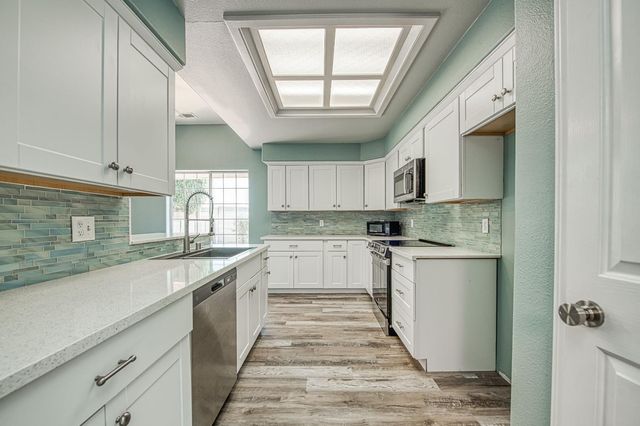 1021 E Niles Avenue, Fresno, CA 93720