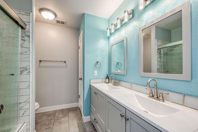 1021 E Niles Avenue, Fresno, CA 93720