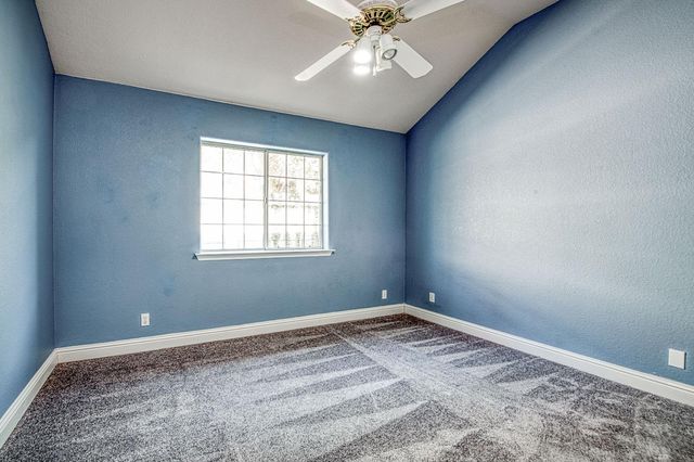 1021 E Niles Avenue, Fresno, CA 93720