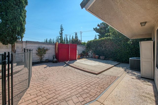 1021 E Niles Avenue, Fresno, CA 93720