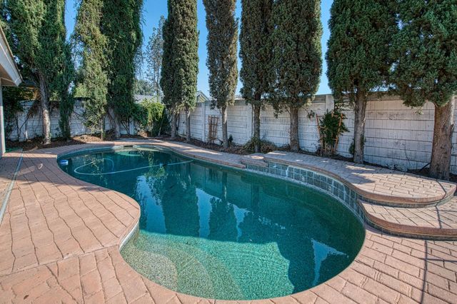 1021 E Niles Avenue, Fresno, CA 93720