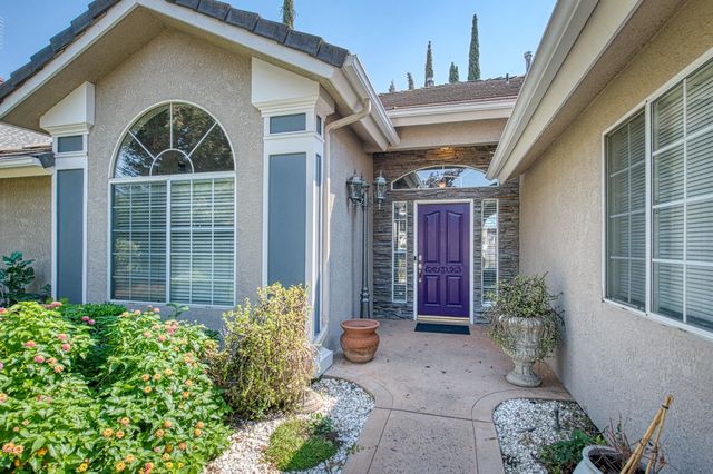 1021 E Niles Avenue, Fresno, CA 93720