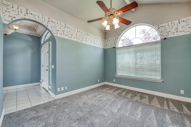 1021 E Niles Avenue, Fresno, CA 93720