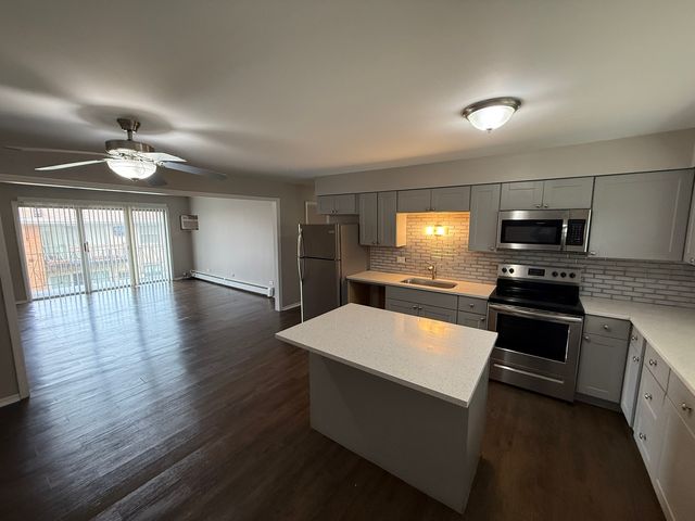 13 Scotdale Road 4, La Grange Park, IL 60526