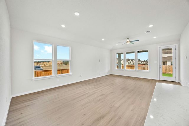 101 Cintilar ST, Liberty Hill, TX 78642
