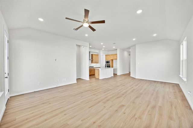 101 Cintilar ST, Liberty Hill, TX 78642