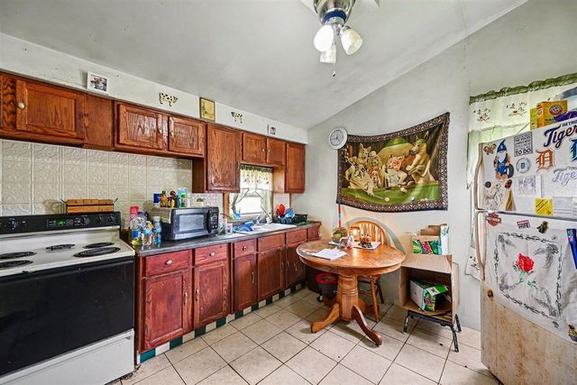 3721 Market Street, Kalamazoo, MI 49048