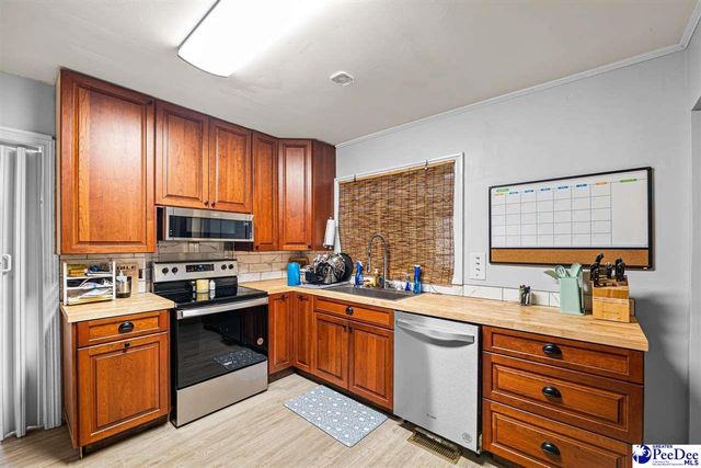 600 Greenway Dr, Florence, SC 29501