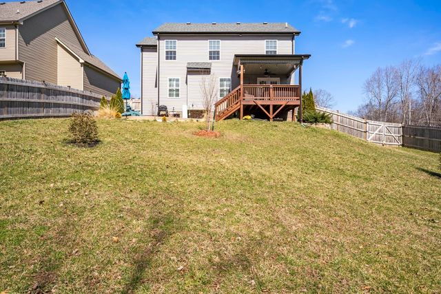 2474 Shadowood Rd, Clarksville, TN 37043
