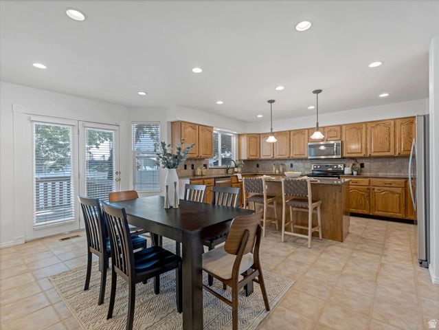 178 E THORNBERRY DR, Draper, UT 84020