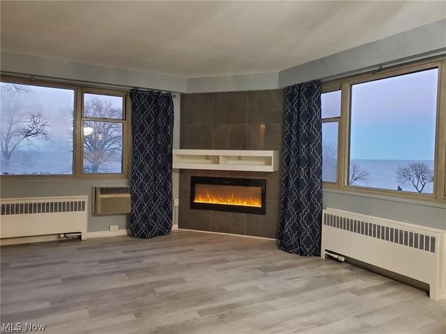 11820 Edgewater Drive 417, Lakewood, OH 44107