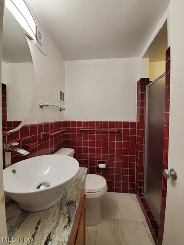 11820 Edgewater Drive 417, Lakewood, OH 44107