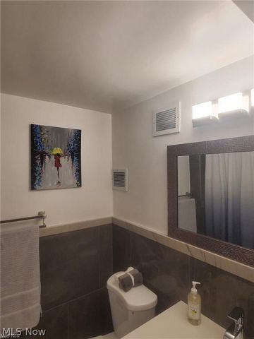 11820 Edgewater Drive 417, Lakewood, OH 44107