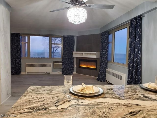11820 Edgewater Drive 417, Lakewood, OH 44107
