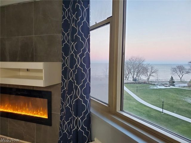 11820 Edgewater Drive 417, Lakewood, OH 44107